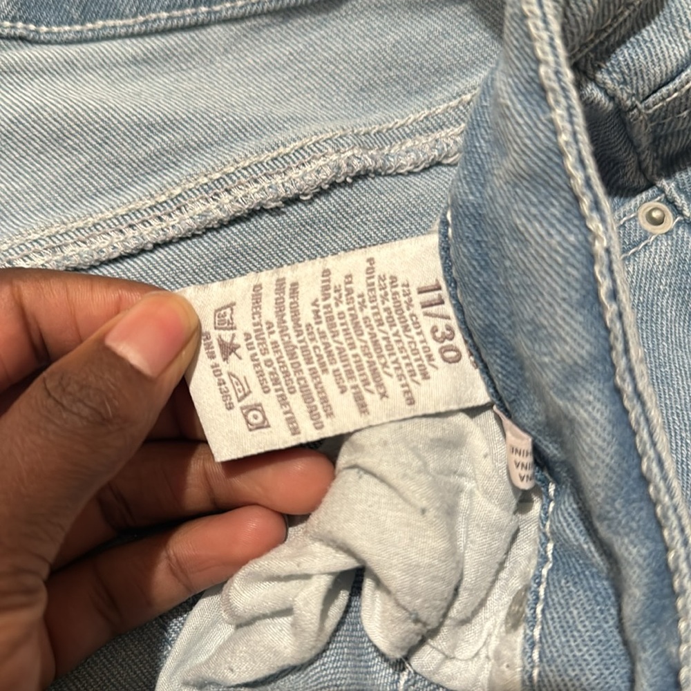 YMI Dream High Rise Distressed Raw Hem Flare Jeans Light Wash SIZE 11/30 - Picture 4 of 5